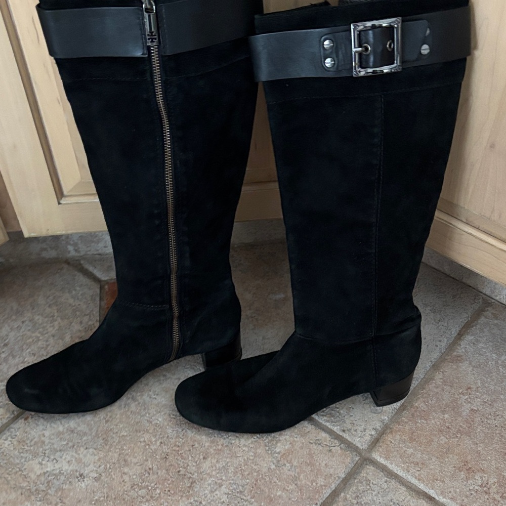 Tory Burch Ladies Black Suede Heel Boots Buckle Detail-11